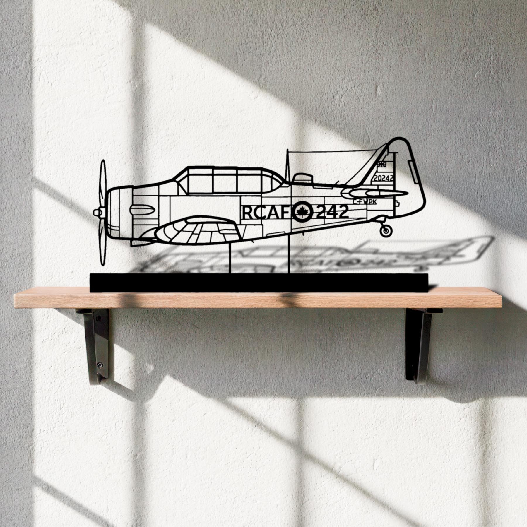 Harvard Silhouette Metal Art Stand